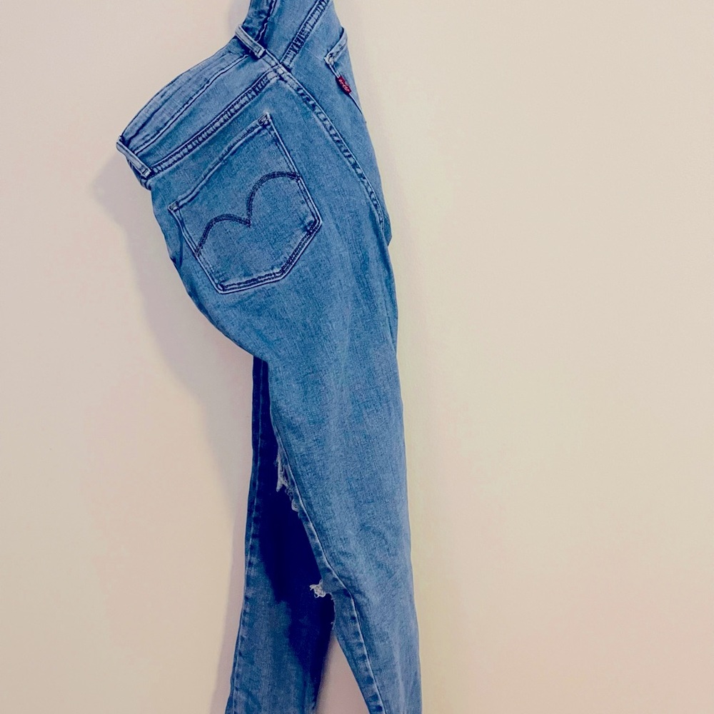 Women Levi Jeans